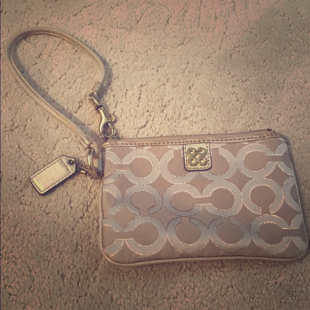Authentic Coach wristlet excellent condition